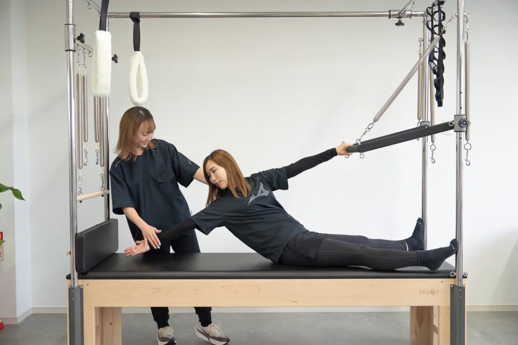 ピラティスマシンの使用風景